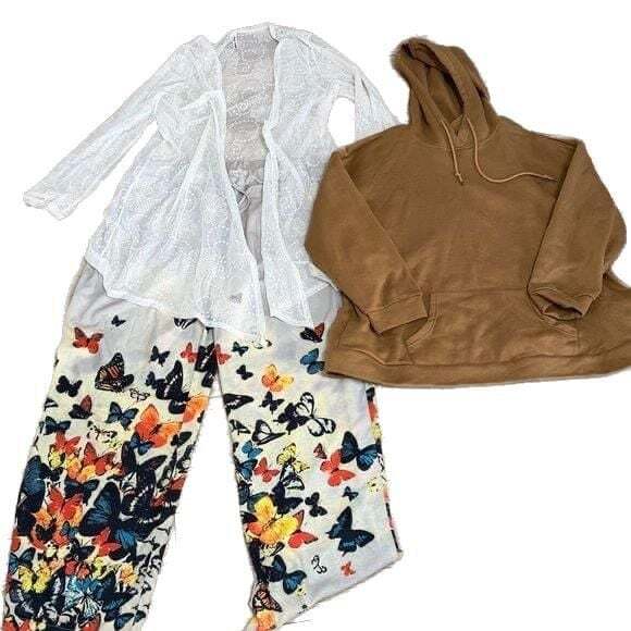 Six Piece Plus Size Clothing Bundle Women’s 2X-3X - Picture 2 of 2